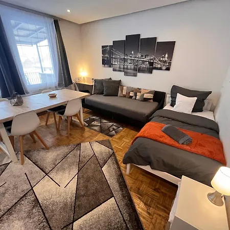 Grosses Aschaffenburg 4 Schlafzimmer Bis Zu 10 Personen Mainpark Daire Mainaschaff