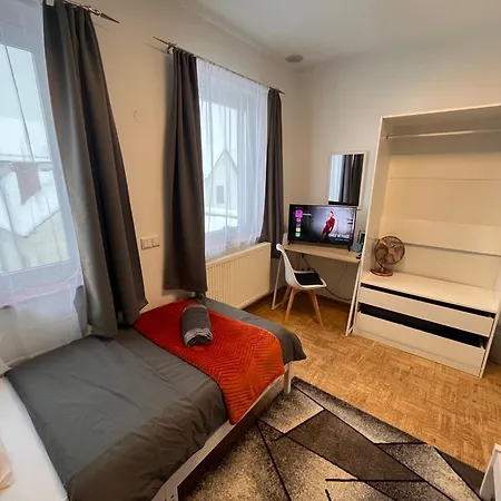 Grosses Aschaffenburg 4 Schlafzimmer Bis Zu 10 Personen Mainpark Daire Mainaschaff