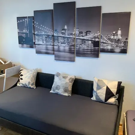 Mainpark 4 Schlafzimmer Bis Zu 10 Personen Direkt Ueber Aschaffapartment Bei Aschaffenburg
