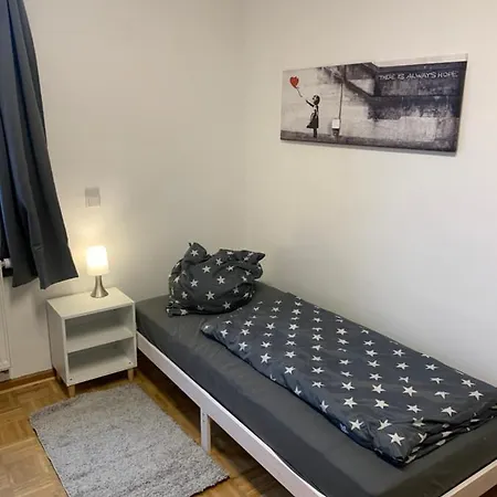 Mainpark 4 Schlafzimmer Bis Zu 10 Personen Direkt Ueber Aschaffapartment Bei Aschaffenburg Mainaschaff