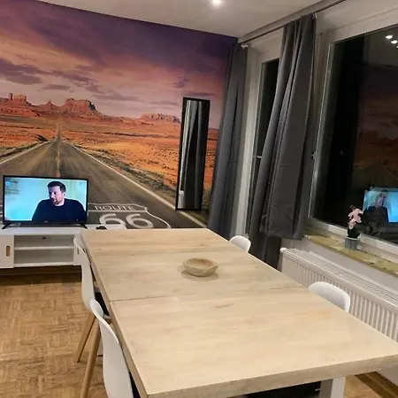 Apartment Mainpark 4 Schlafzimmer Bis Zu 10 Personen Direkt Ueber Aschaffapartment Bei Aschaffenburg
