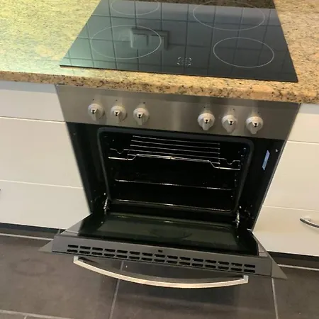 Mainpark 4 Schlafzimmer Bis Zu 10 Personen Direkt Ueber Aschaffapartment Bei Aschaffenburg Apartment *