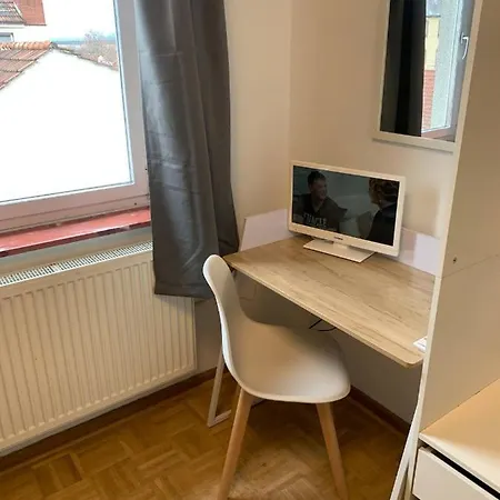 Grosses Aschaffenburg 4 Schlafzimmer Bis Zu 10 Personen Mainpark アパート