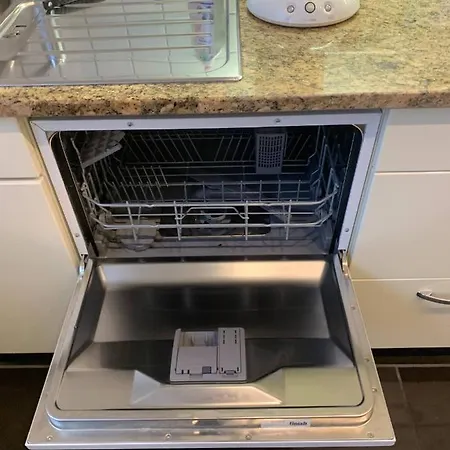 Apartment Mainpark 4 Schlafzimmer Bis Zu 10 Personen Direkt Ueber Aschaffapartment Bei Aschaffenburg *