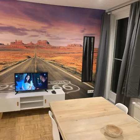 Mainpark 4 Schlafzimmer Bis Zu 10 Personen Direkt Ueber Aschaffapartment Bei Aschaffenburg Apartment *