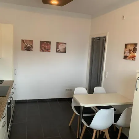 Mainpark 4 Schlafzimmer Bis Zu 10 Personen Direkt Ueber Aschaffapartment Bei Aschaffenburg *