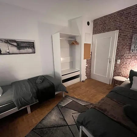 Mainpark Apartment 105Qm Gross, Aschaffenburg Fuer Bis Zu 10 Personen - 4 Separate Schlafzimmer - Mainaschaff - Grill - Terrasse - Ruhige Lage - Gratis Parken - Free Netflix Apartmán *